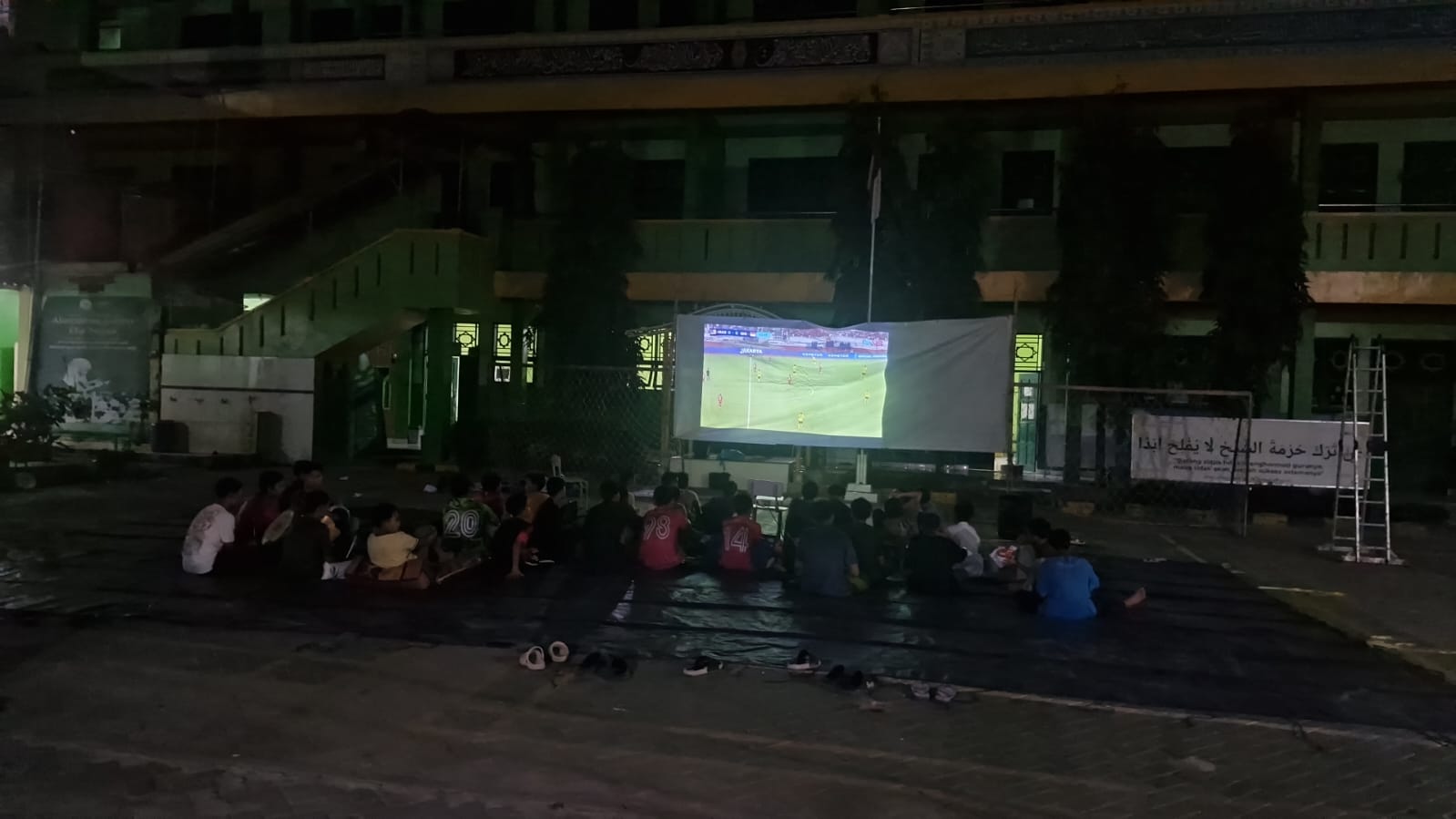 NONTON BARENG SANTRI AL ITQON